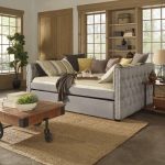 Tufted Chesterfield Daybed